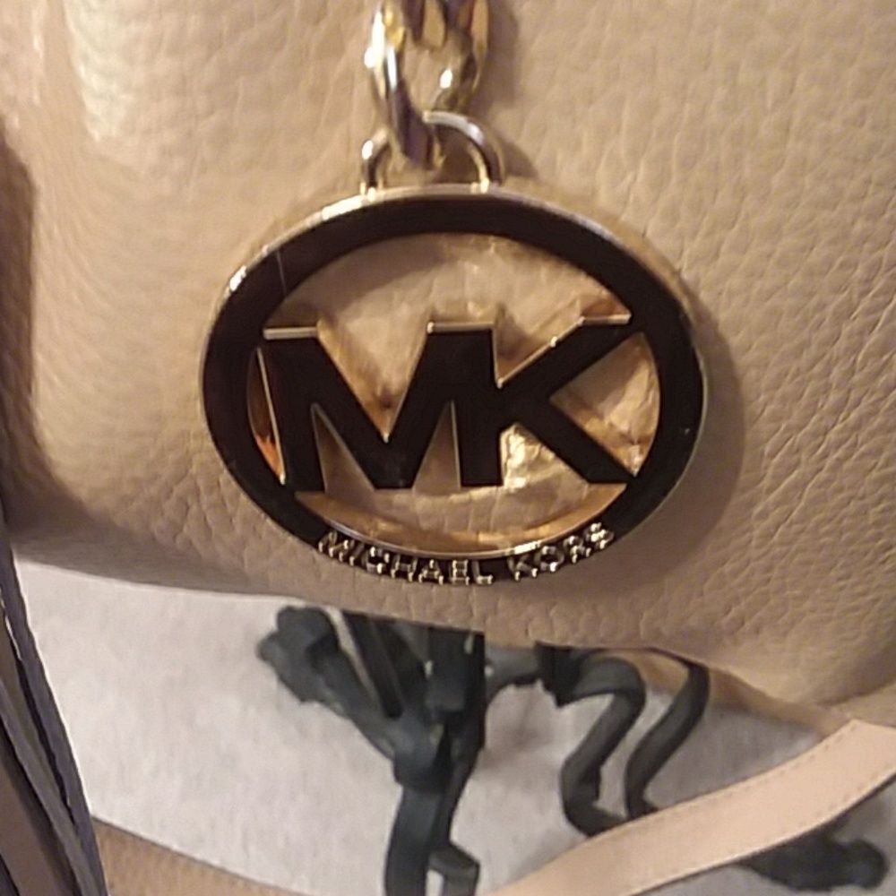 MICHAEL KORS - Picture 2 of 7